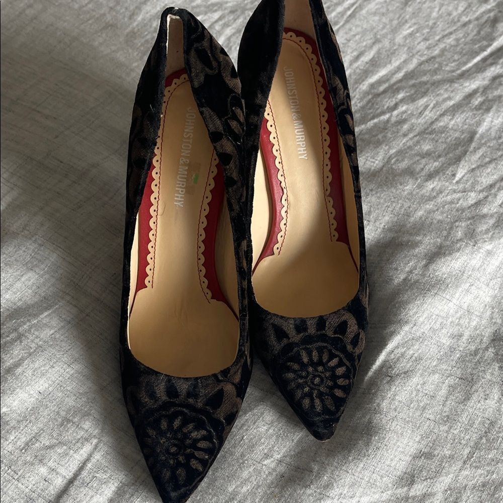 Johnston & Murphy Black Floral Velvet Heels Olivia Heel was 228
